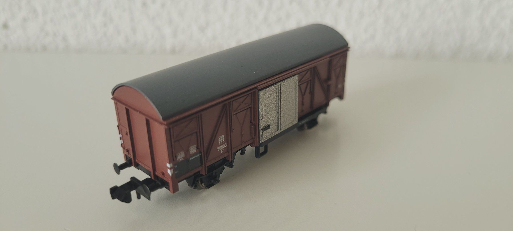 Arnold Modellini di ferrovie: SBB / Gedeckter Güterwagen, Türen beweglich – Usato da Wittenbach venduto da Hase113 3