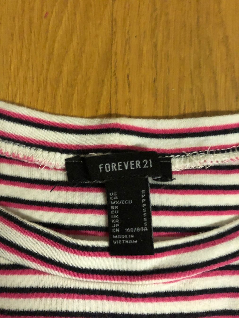 T-shirt: FOREVER 21 T-SHIRT XS/S – Usato da Wattwil venduto da jopara 1