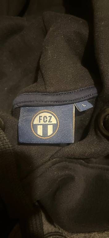 Pullover & Sweatshirts: FCZ Hoodie  – Gebraucht aus Bülach von Sevenfires7 3