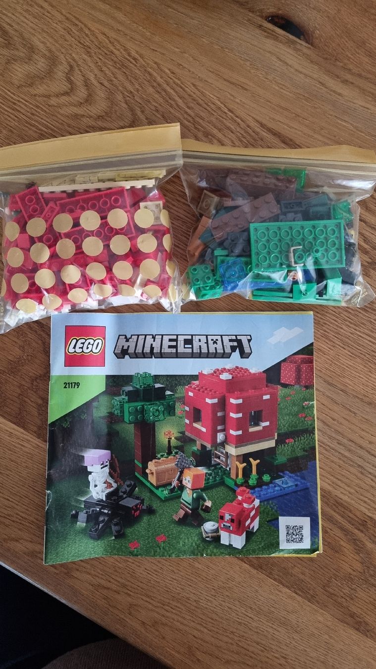 Lego Jeux de construction: Lego Minecraft 21179 – D'occasion à Jonschwil par germann32