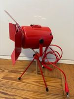 Vintage rote Scheinwerfer-/Filmlampe als Tischlampe