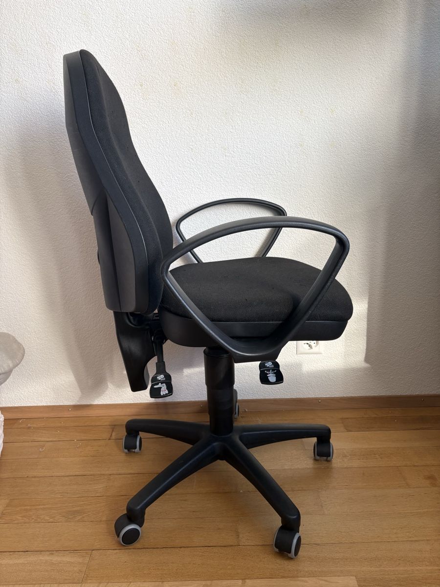 Stühle: Bürostuhl mit Armlehne – Gebraucht aus Bern von jan_nn8m 1
