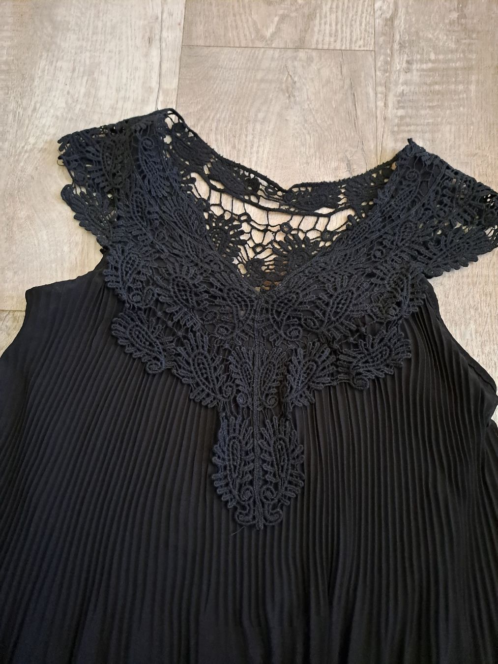 Top: Damen Oberteil mit Häkel-Details Gr M – Usato da Rickenbach LU venduto da bishiida 1