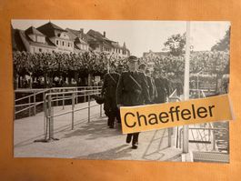 Ansichtskarte mit Soldaten