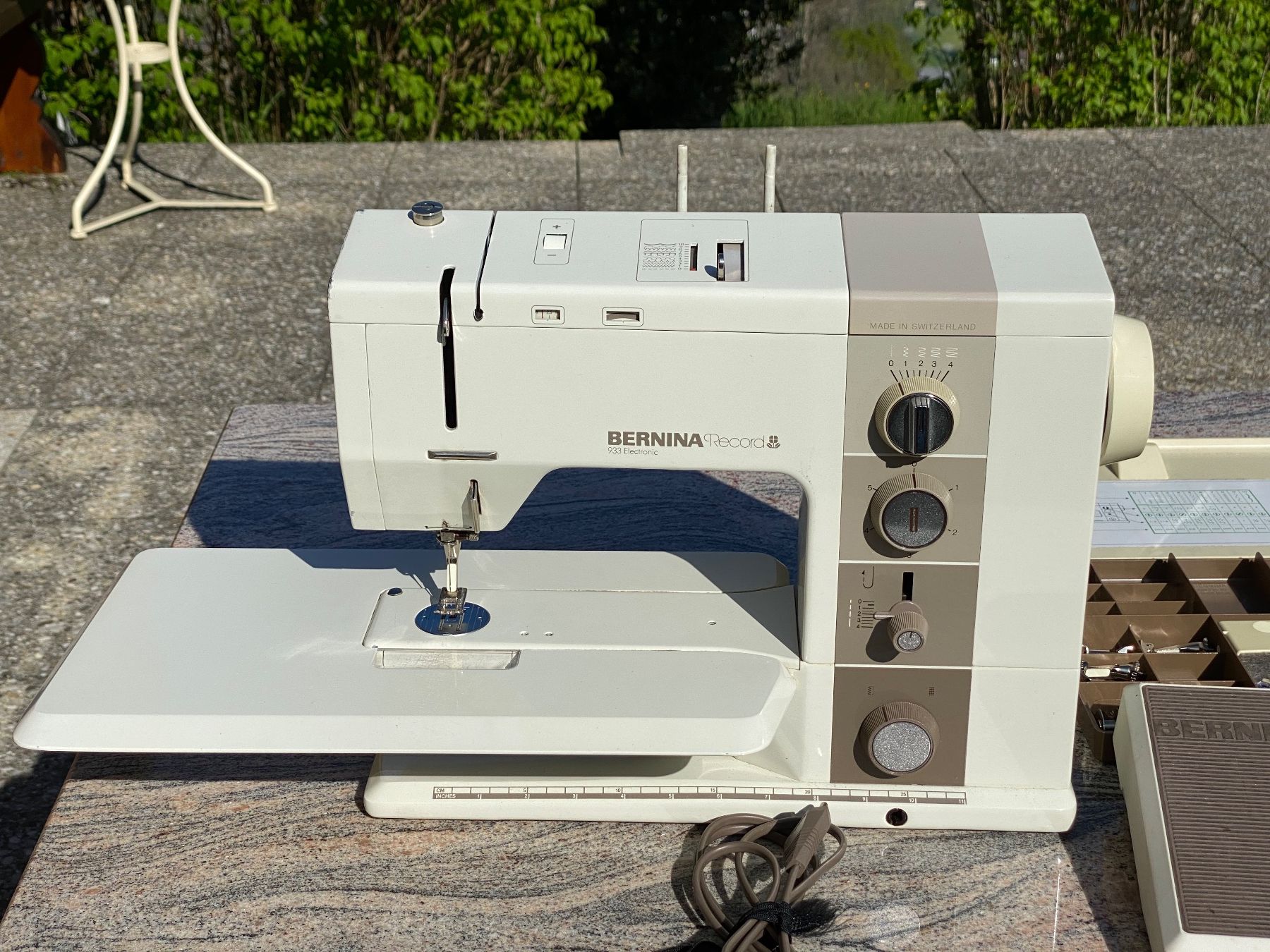Bernina Macchine da cucire: Bernina Record 933 electronic Nähmaschine – Usato da Uitikon Waldegg venduto da chr_hj9p 2
