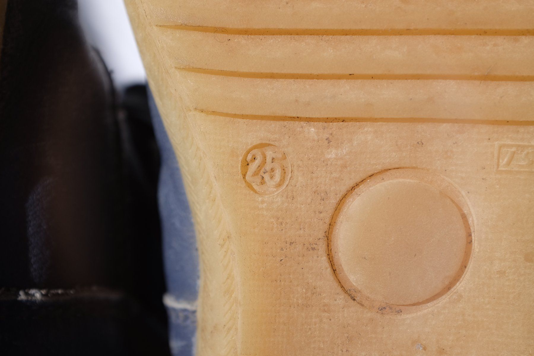 Scarpe per ragazzi: Winterstiefel mit Fellfutter Grösse 25, Leder, gebraucht – Usato da Zürich venduto da User67890 2