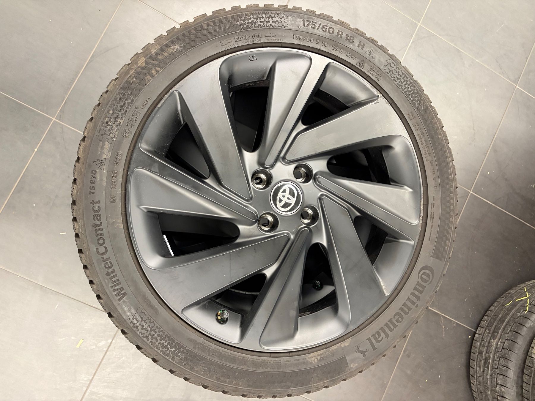 Toyota Pneumatici & Ruote complete: Winterradsatz Toyota Aygo X – Usato da Bachenbülach venduto da nocy