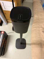 Sonos One Lautsprecher schwarz mit Standfuss gebraucht