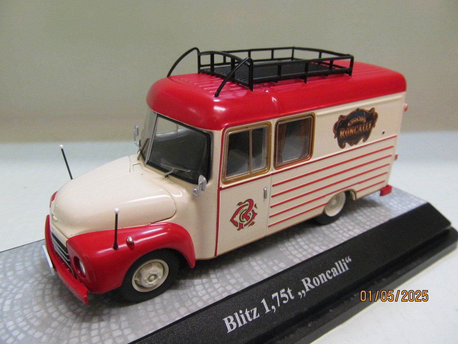 Opel Modellini d'auto: OPEL BLITZ CIRCUS RONCALLI    1:43 PREMIUM CLASSIXXS – Nuovo e nell'imballaggio originale da Grueningen venduto da malamut56