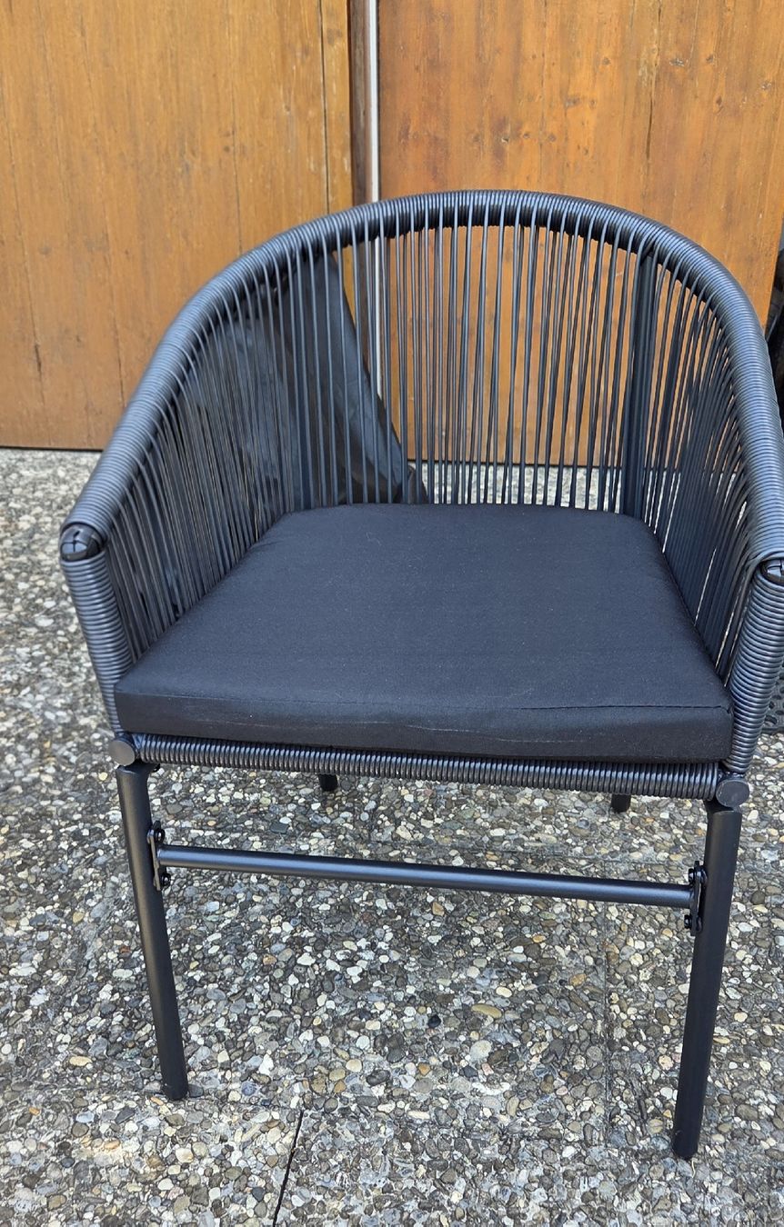 Set di tavolo e panche: Gartentisch Rattansimulation Glasplatte, mit 4 Stühlen – Usato da Thun venduto da Urs_wenger 1