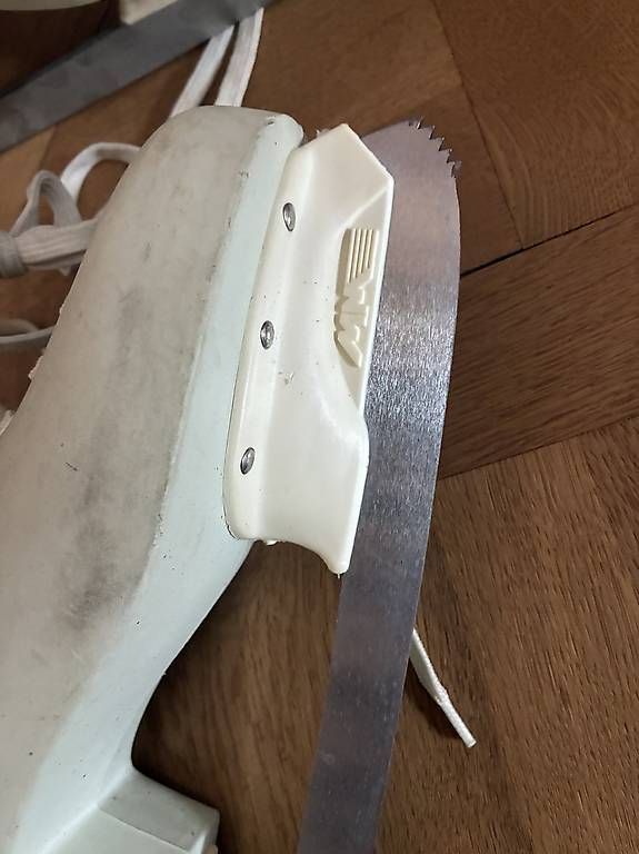 Patins à glace: Schlittschuhe Gr. 40 – D'occasion à Winterthur par maria0 2