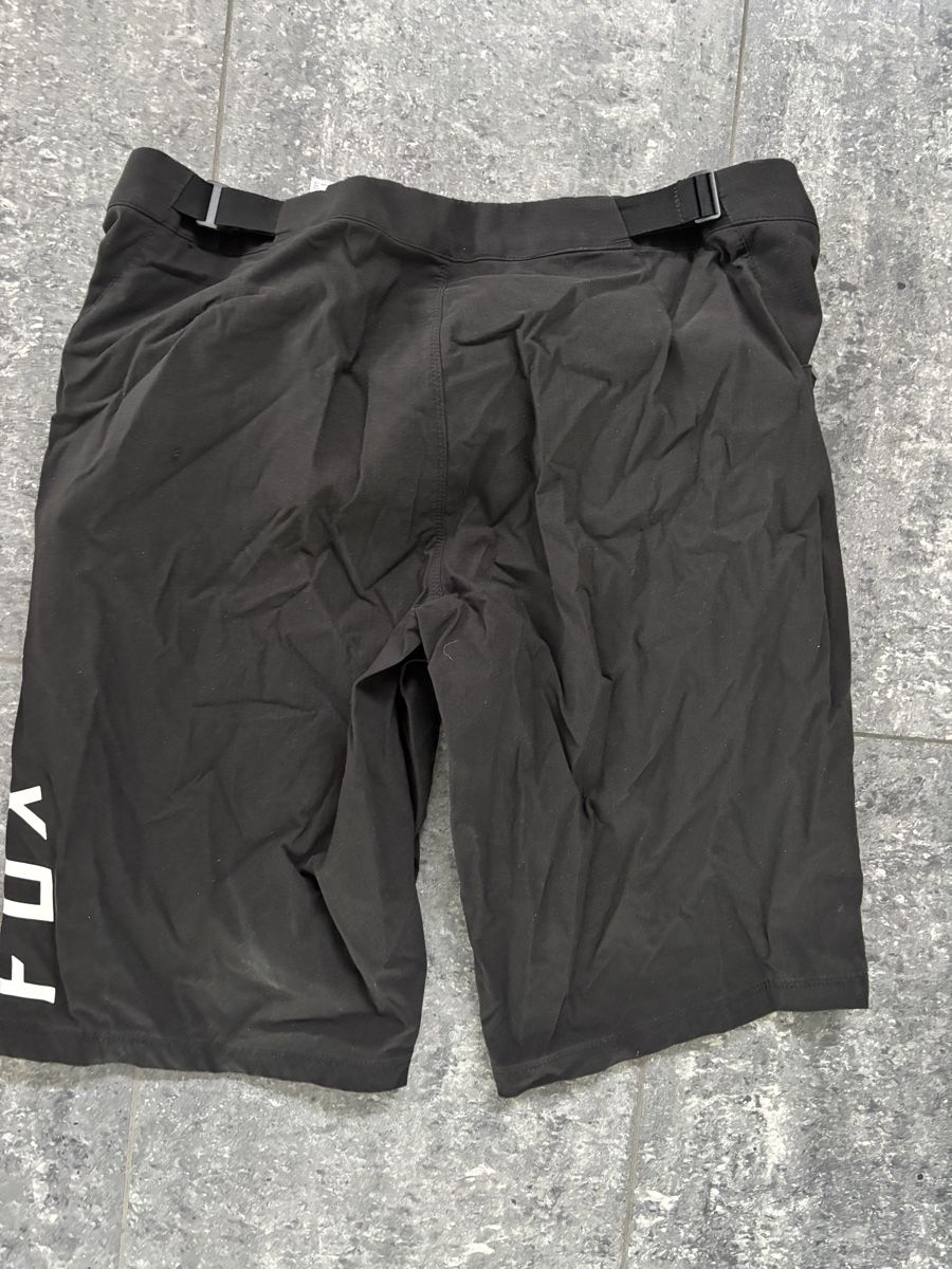 Fox Pantaloni: Fox MTB Shorts Black, Size M  – Usato da Buchrain venduto da akj48 2