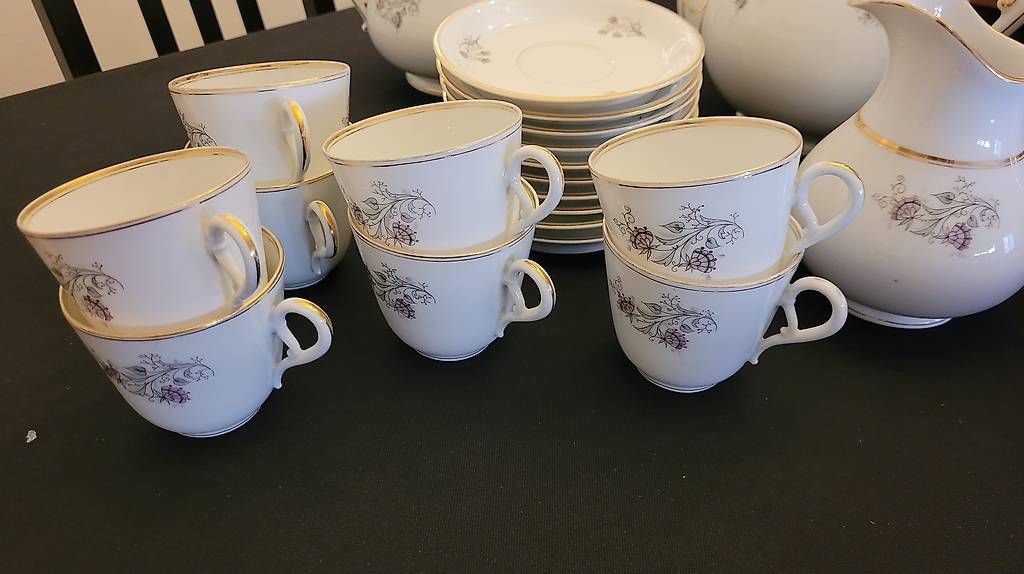Set di piatti: Teeservice Vintage Mehrteilig – Usato da Münchenstein venduto da Flip_2405 2