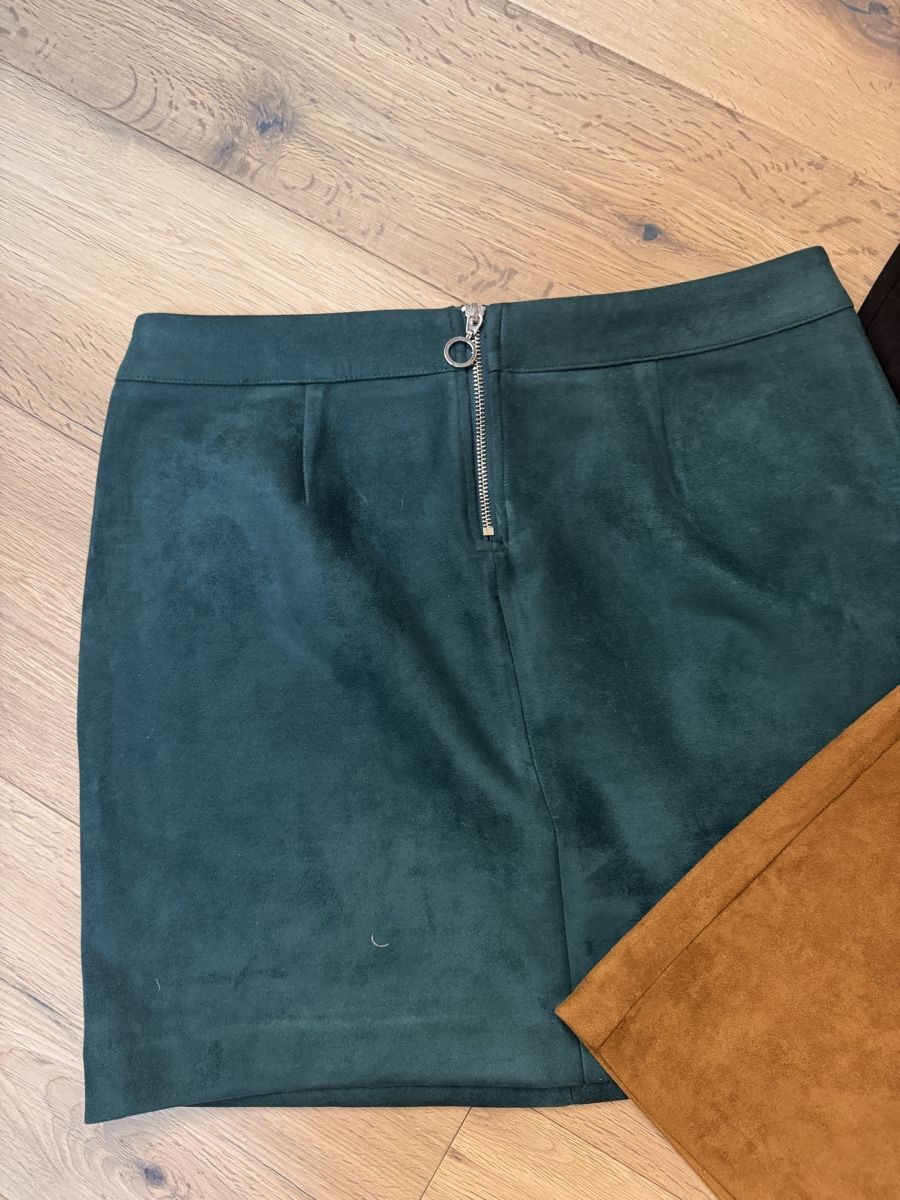 Vero Moda Gonne: Vero Moda Röcke Wildleder Optik, Gr. L – Usato da Riken AG venduto da ClaudiaChristina 1