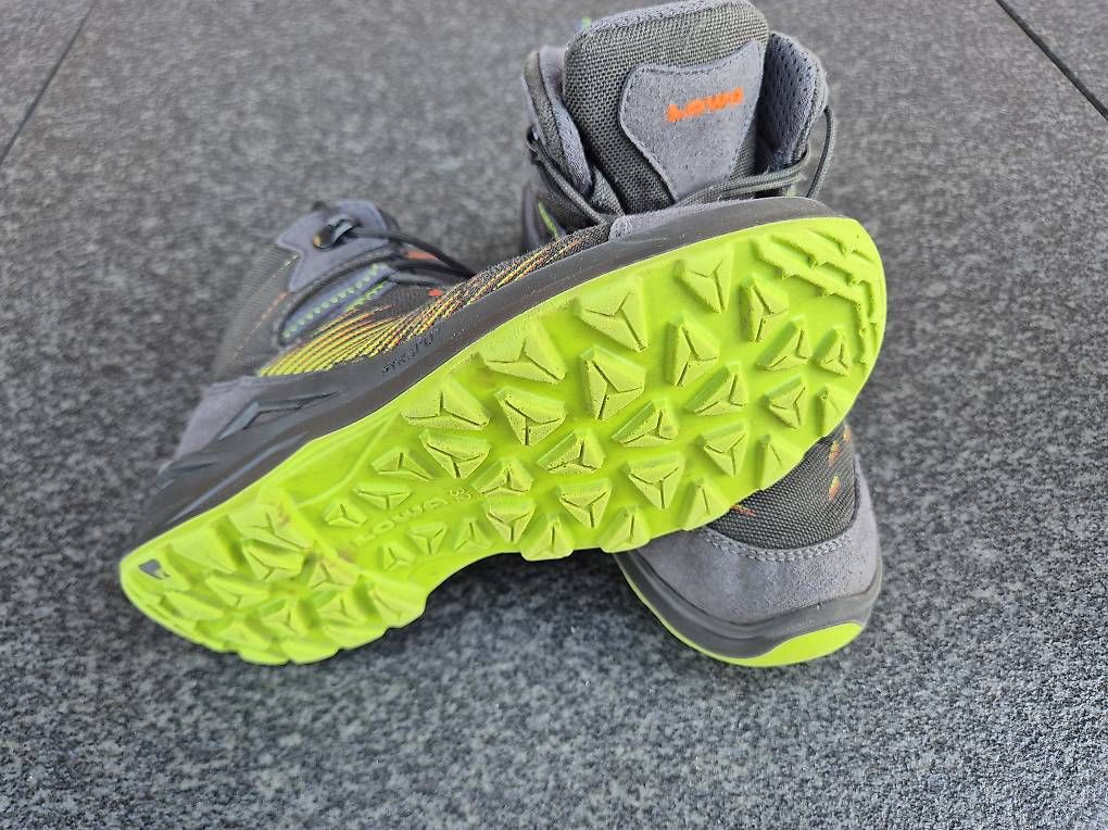 Lowa Scarpe per ragazzi: Lowa Wanderschuhe Gr. 32 – Usato da Giswil venduto da 0G6 2