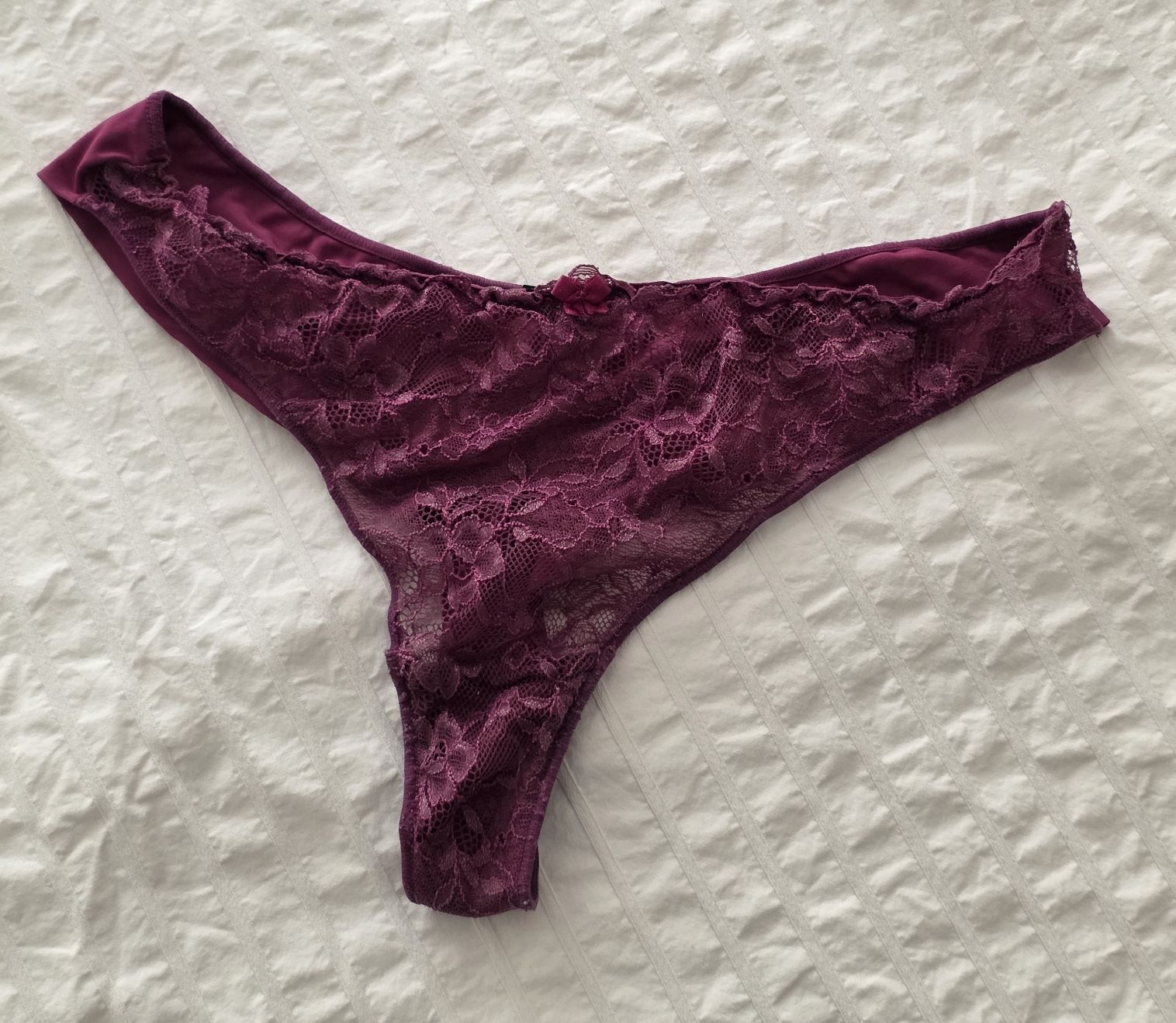 Autres dessous: String Tanga Spitze Weinrot Gr M gebrauchte  – D'occasion à Rheinsulz par Gilea