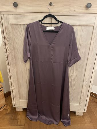 Neu Armedangels Kleid, Gr. S, Lila, Satin-Optik, Top Zustand