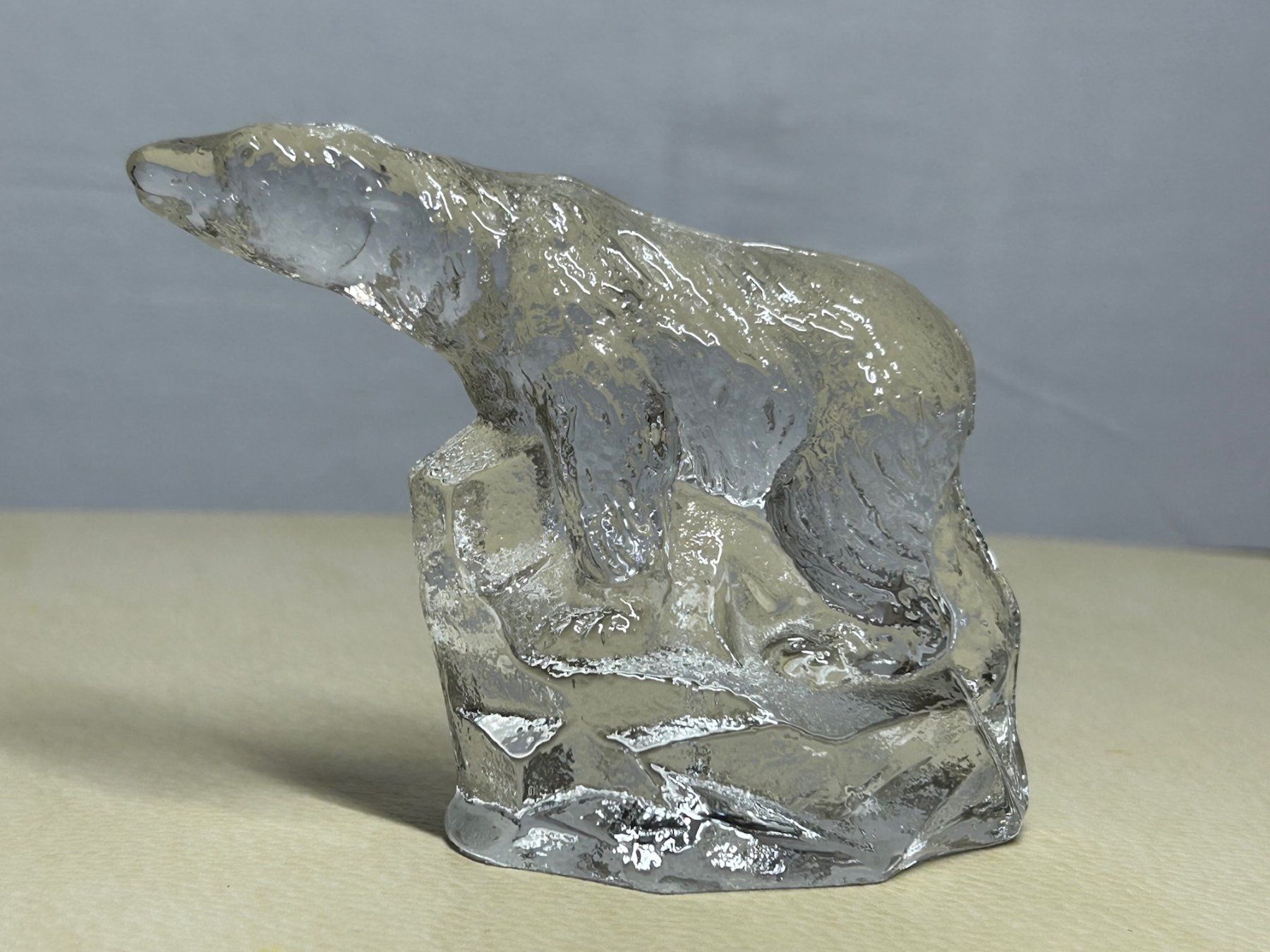 Statuette: Eisbären-Skulptur in Glas – Nuovo (secondo la descrizione) da Rocourt venduto da Vijay02