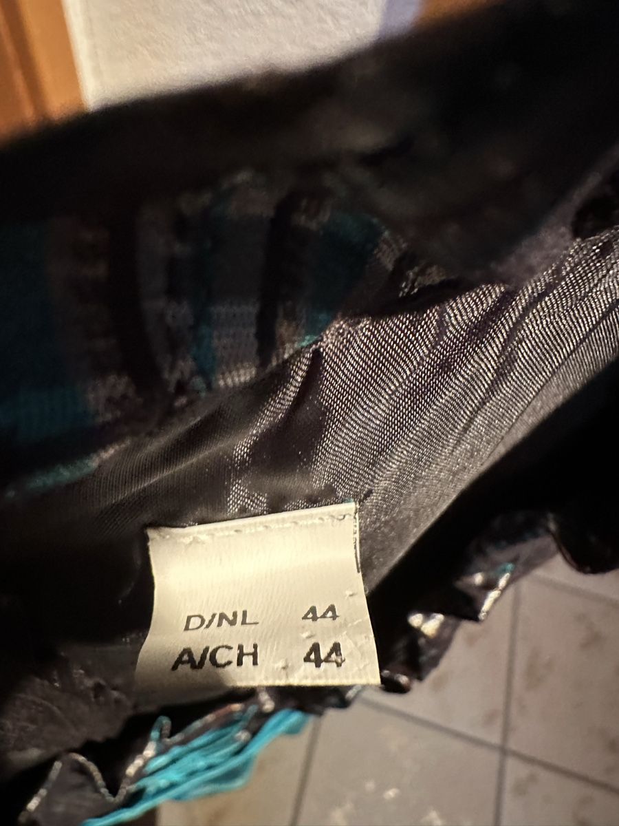 Vestiti: Türkis-schwarzes Dirndl Gr. 44 ohne Bluse – Usato da Goldau venduto da Henggi88 2