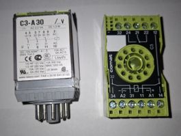 Comat Relais C3-A30 AC230V 10 A mit Sockel guter Zustand