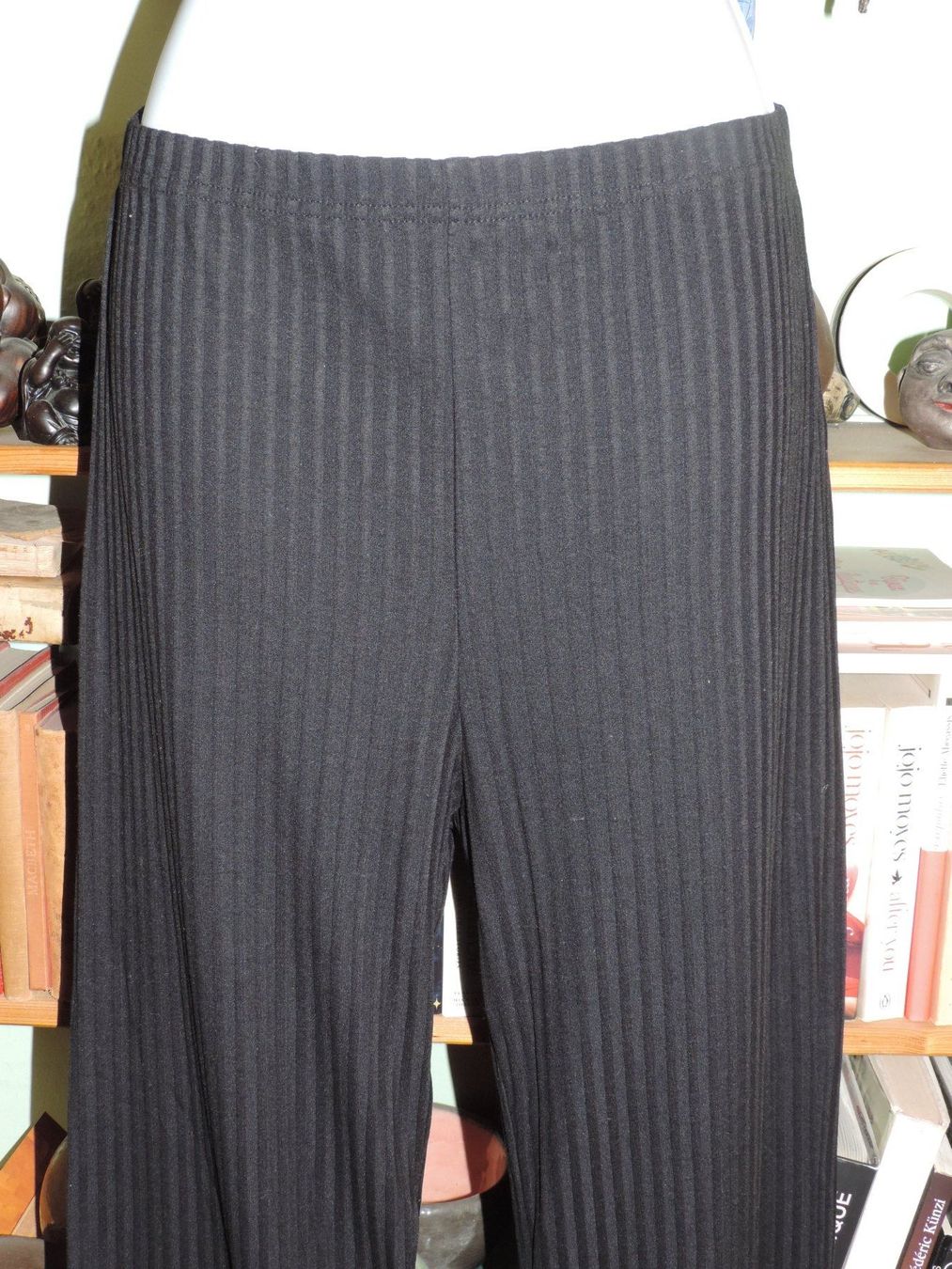 Hosen: pantalon stretch noir – Gebraucht aus Genève von Axelle333 4