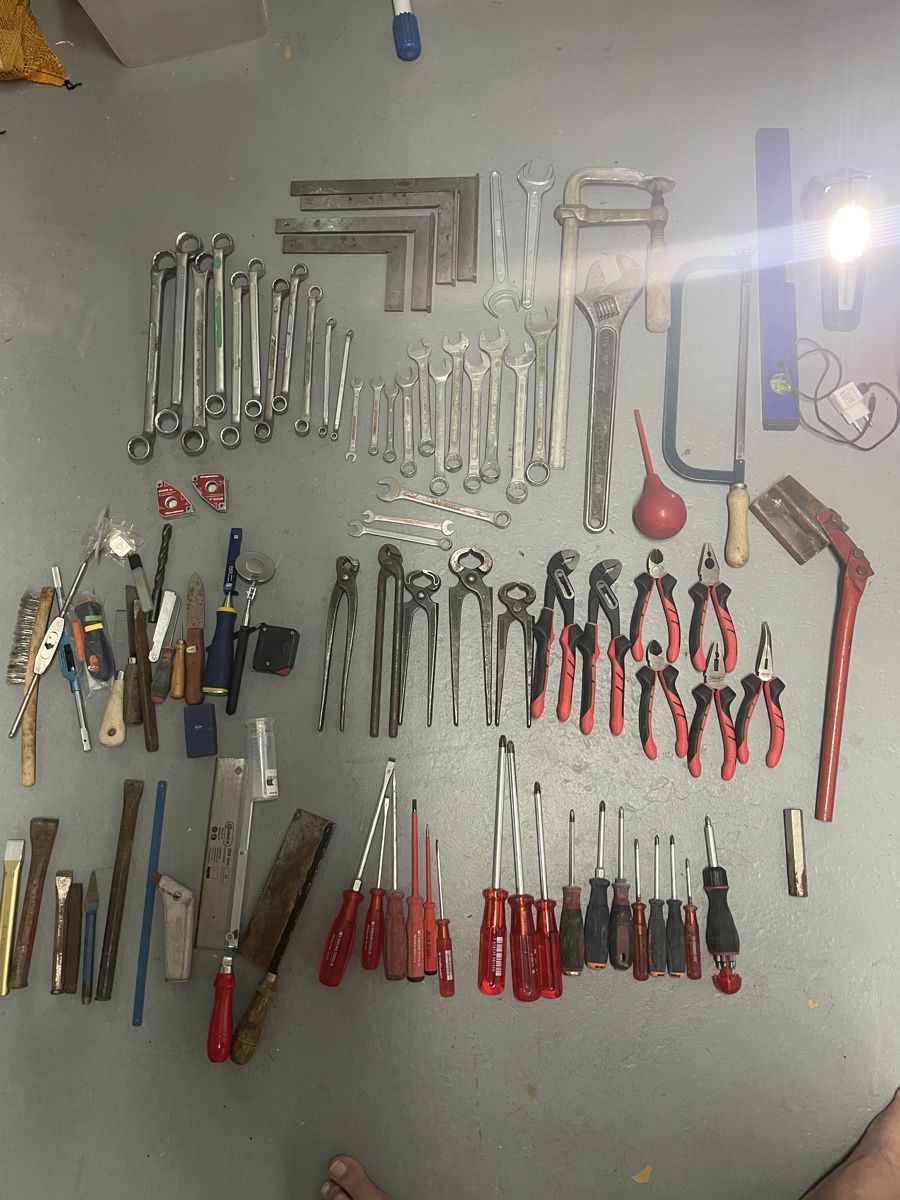 Tous les outils: Werkzeug-Sammelsurium – D'occasion à Möhlin par BlueNavy
