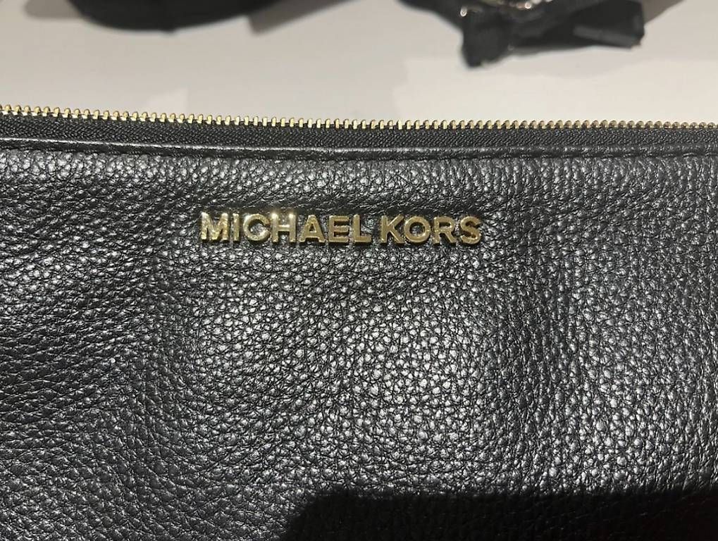 Borse da donna: Michael Kors Klatschtasche – Usato da Büttikon AG venduto da ayl_2l5c 1