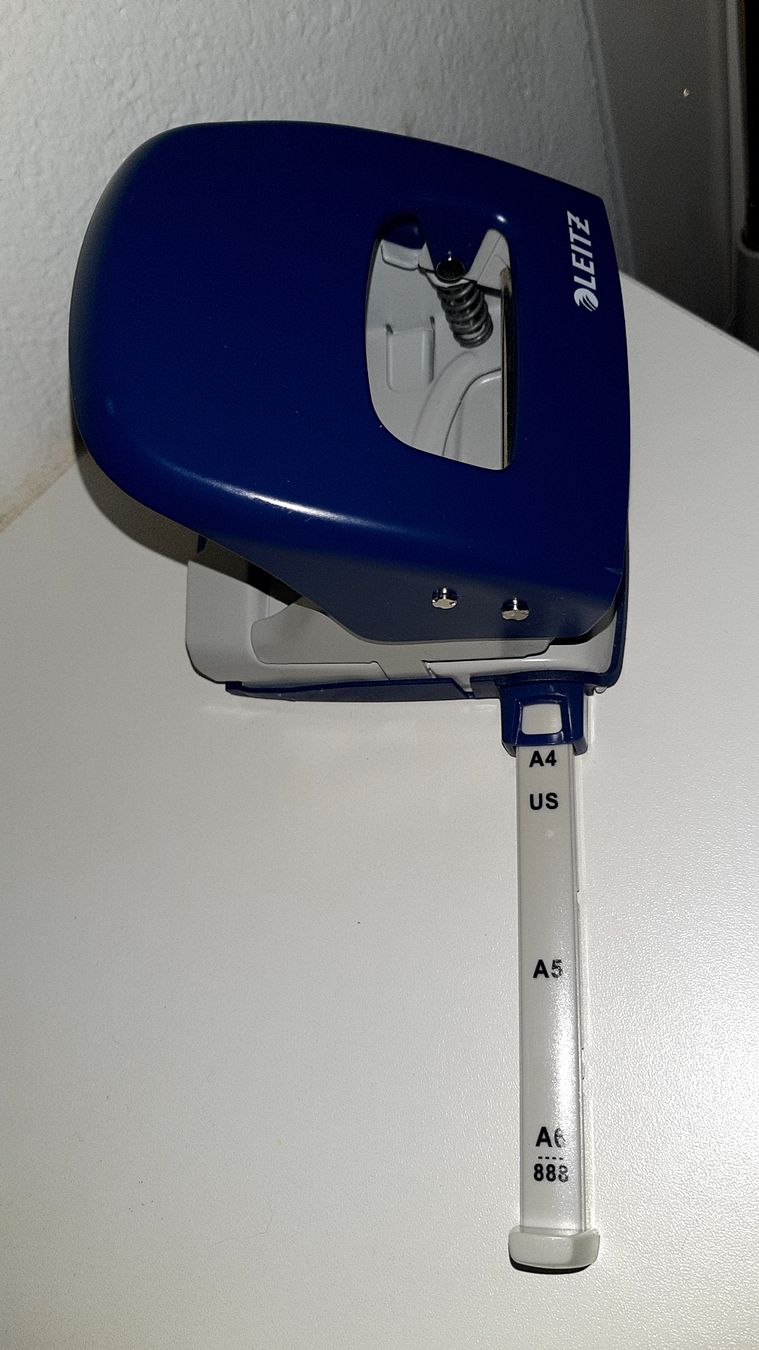 Raccoglitori: LEITZ 5008 Locher neu, blau – Nuovo (secondo la descrizione) da Kirchberg BE venduto da CZ09 2