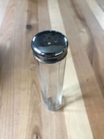 alte Puderdose mit Deckel in silber