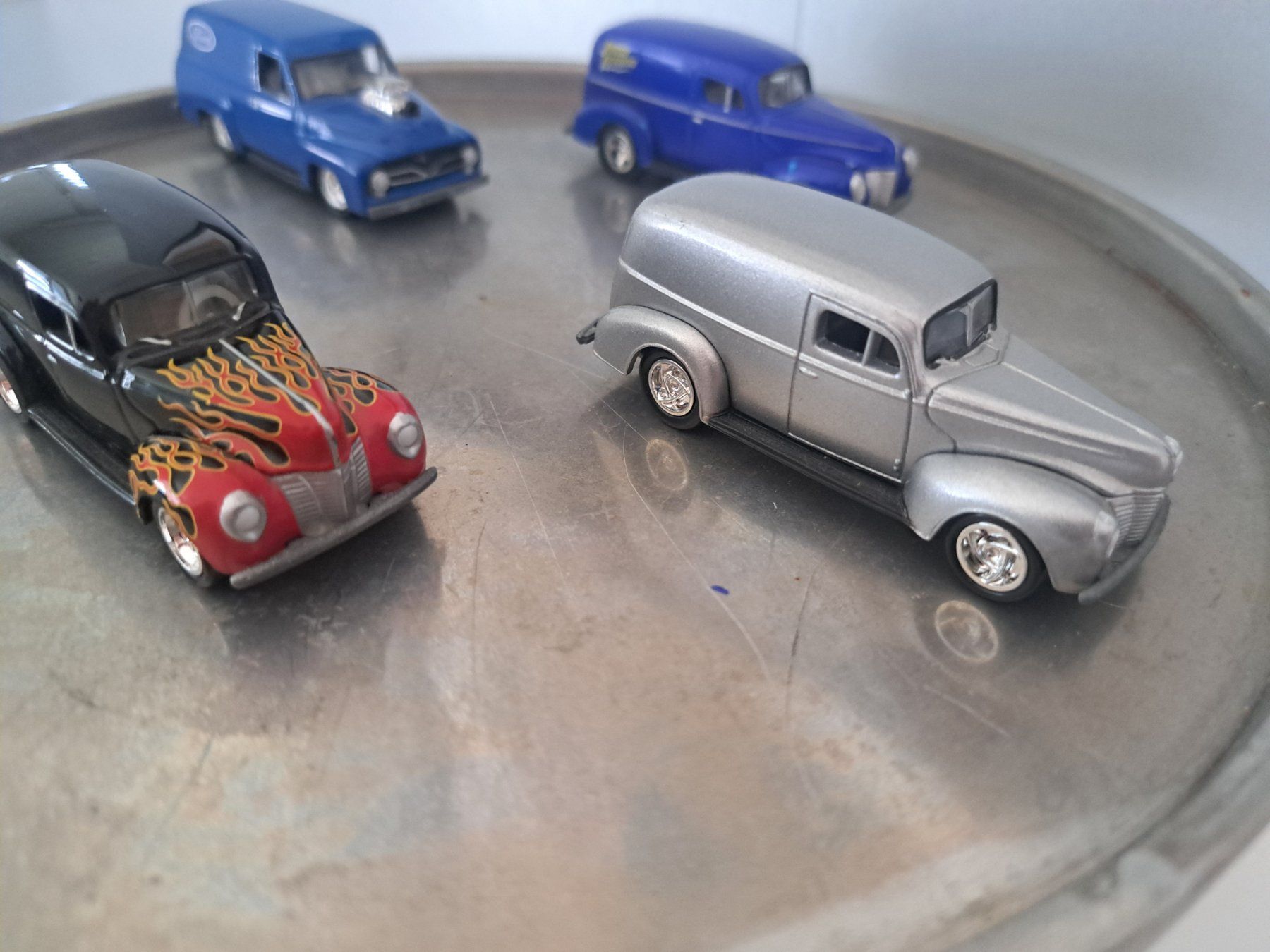 Johnny Lightning Modellini d'auto: 4x Johnny Lightning Panel Cars Neu – Nuovo (secondo la descrizione) da Emmenbrücke venduto da bikesandmore75 1