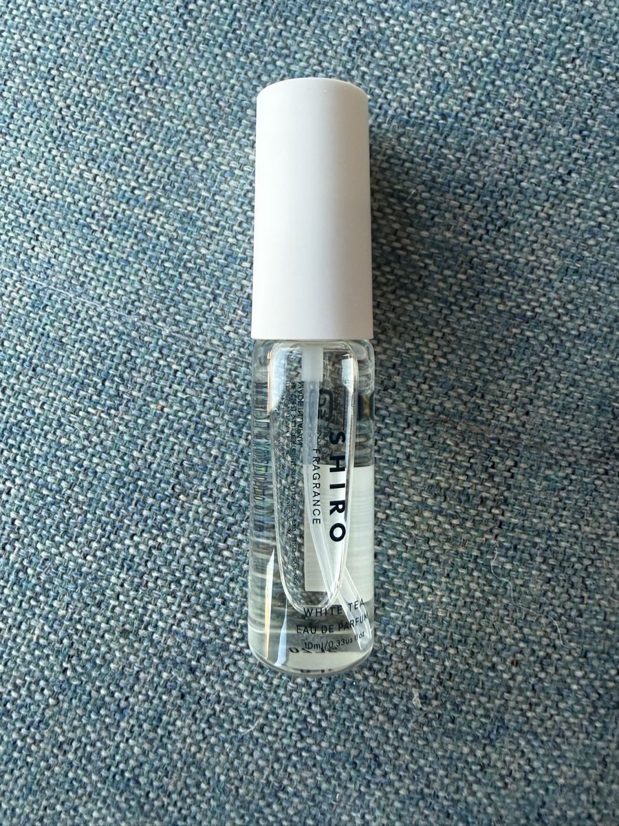 Parfums & Eau de Toilette: Shiro White tea – Neuf avec emballage d'origine à St-Sulpice VD par elo_9ghs