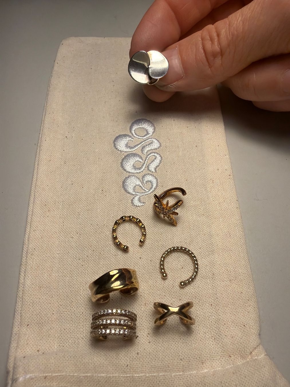 Orecchini pendenti & Orecchini a lobo: Mara Paris Eucalyptus Mini Ear Cuff Sterling Silver – Usato da Zürich venduto da muelv 4