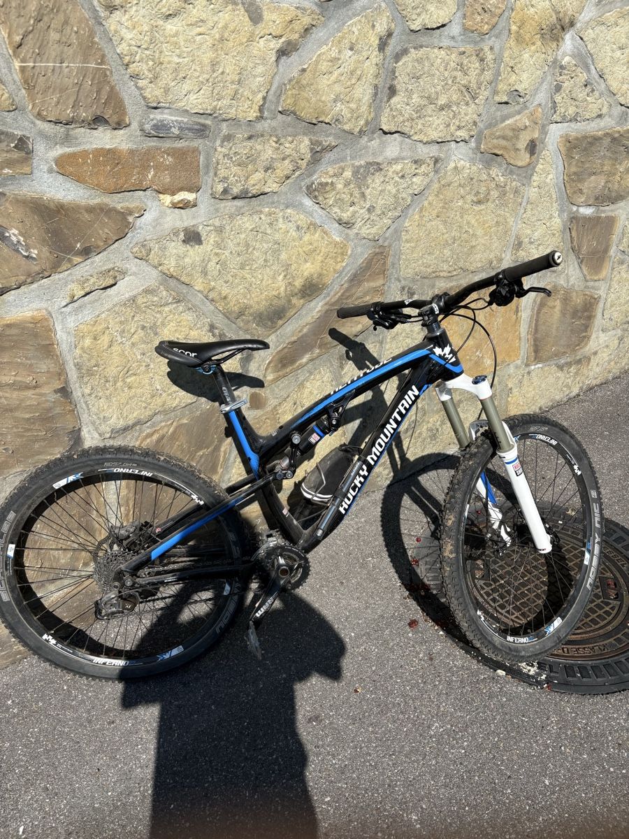 Rocky Mountain Bicycles Velos: Rocky Mountain Altitude 730 – Gebraucht aus Corseaux von noe.t.baumann