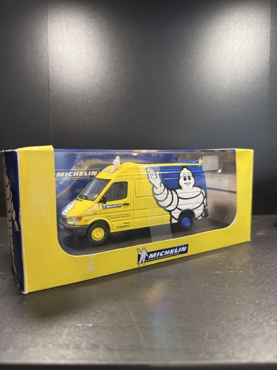 Eligor Modellini d'auto: Freightliner Sprinter Eligor Michelin – Nuovo (secondo la descrizione) da Brunnen venduto da diecastflave