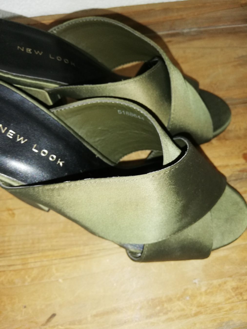 Zalando Scarpe da donna: Neue  Pantoletten von Zalando – Nuovo (secondo la descrizione) da Egnach venduto da bgdo26 3