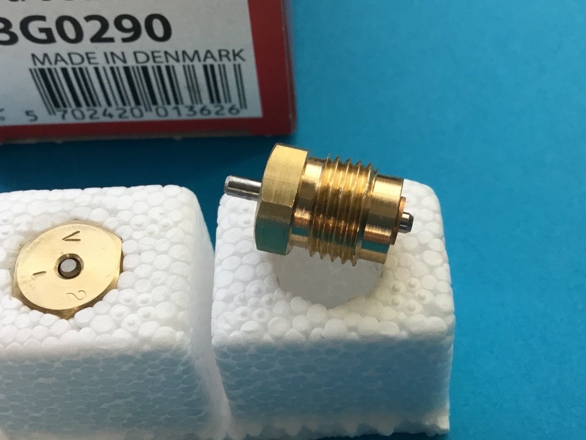 Radiatori: DANFOSS,3 Stopfbuchse zu RA Thermostat Ventilen – Nuovo e nell'imballaggio originale da St. Margrethen SG venduto da alfapeugeot10 3
