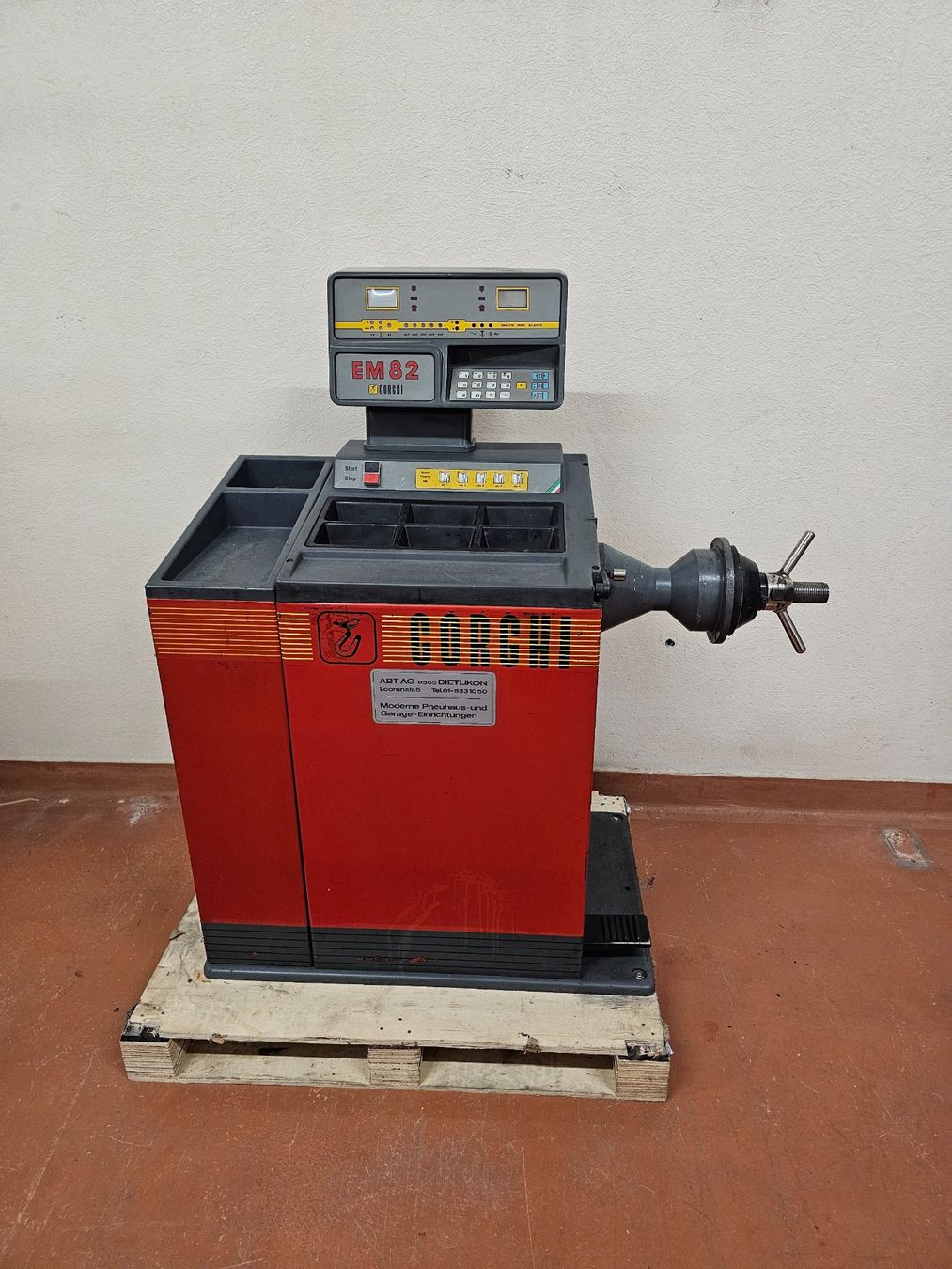 Corghi Tutte le macchine: Auswuchtmaschine Corghi EM82 – Usato da Kiesen venduto da dreamVan
