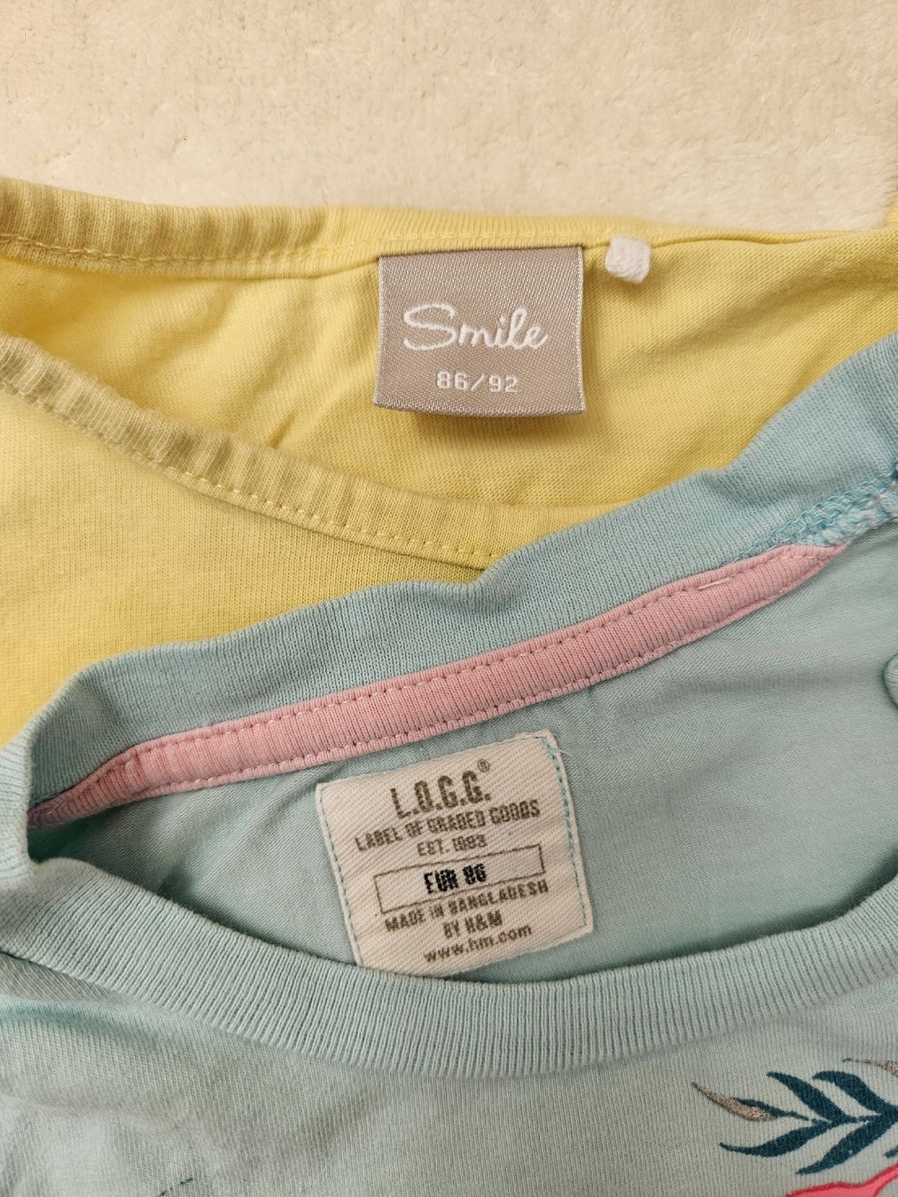 Lotti & Set di vestiti: Set T-Shirt Gr. 86 – Usato da Worb venduto da jun_fj8w 3