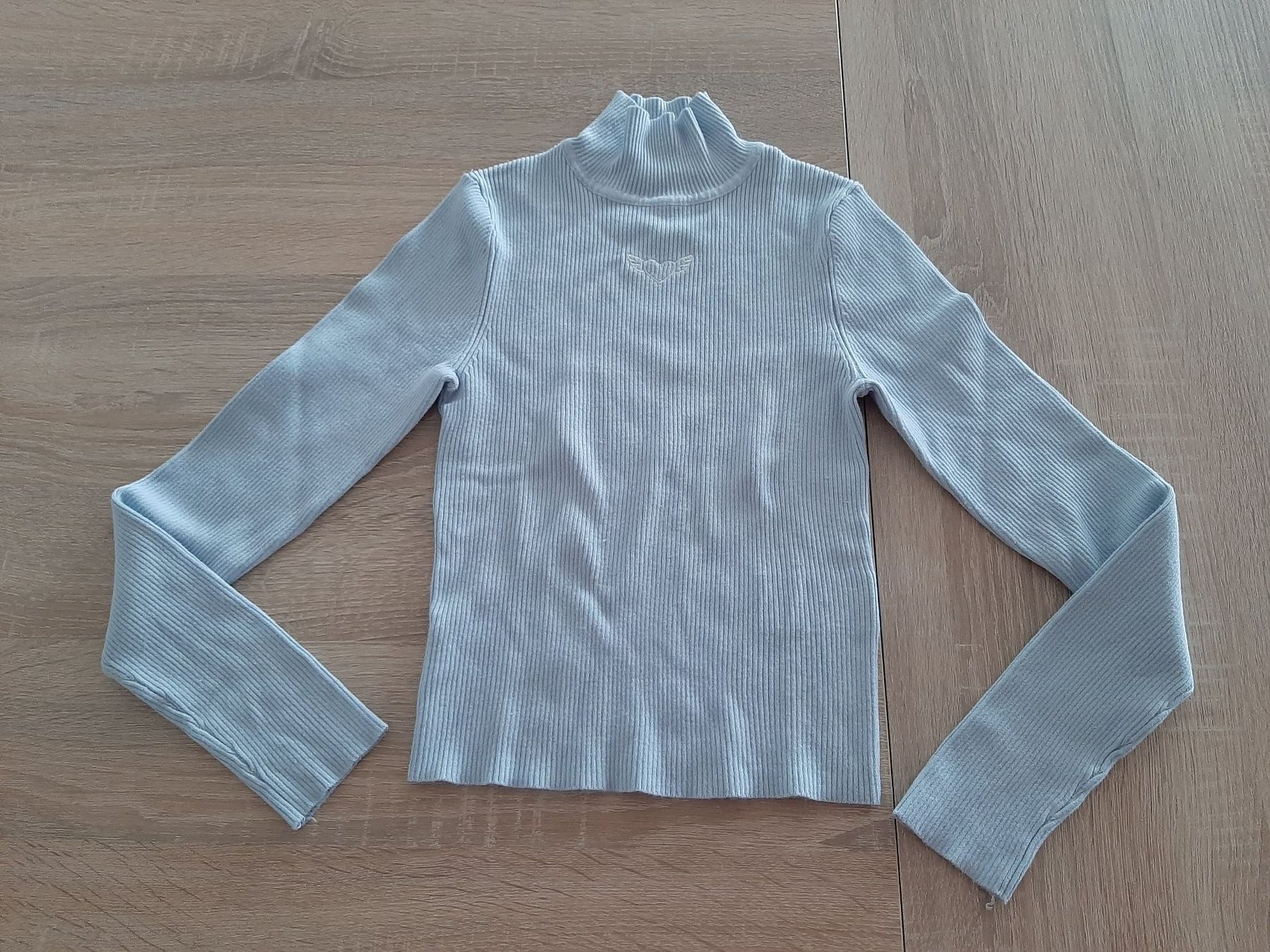 H&M Maglioni & Felpe: Pullover hellblau gerippt Gr. S, kurz geschnitten – Usato da Menziken venduto da Rien1 1