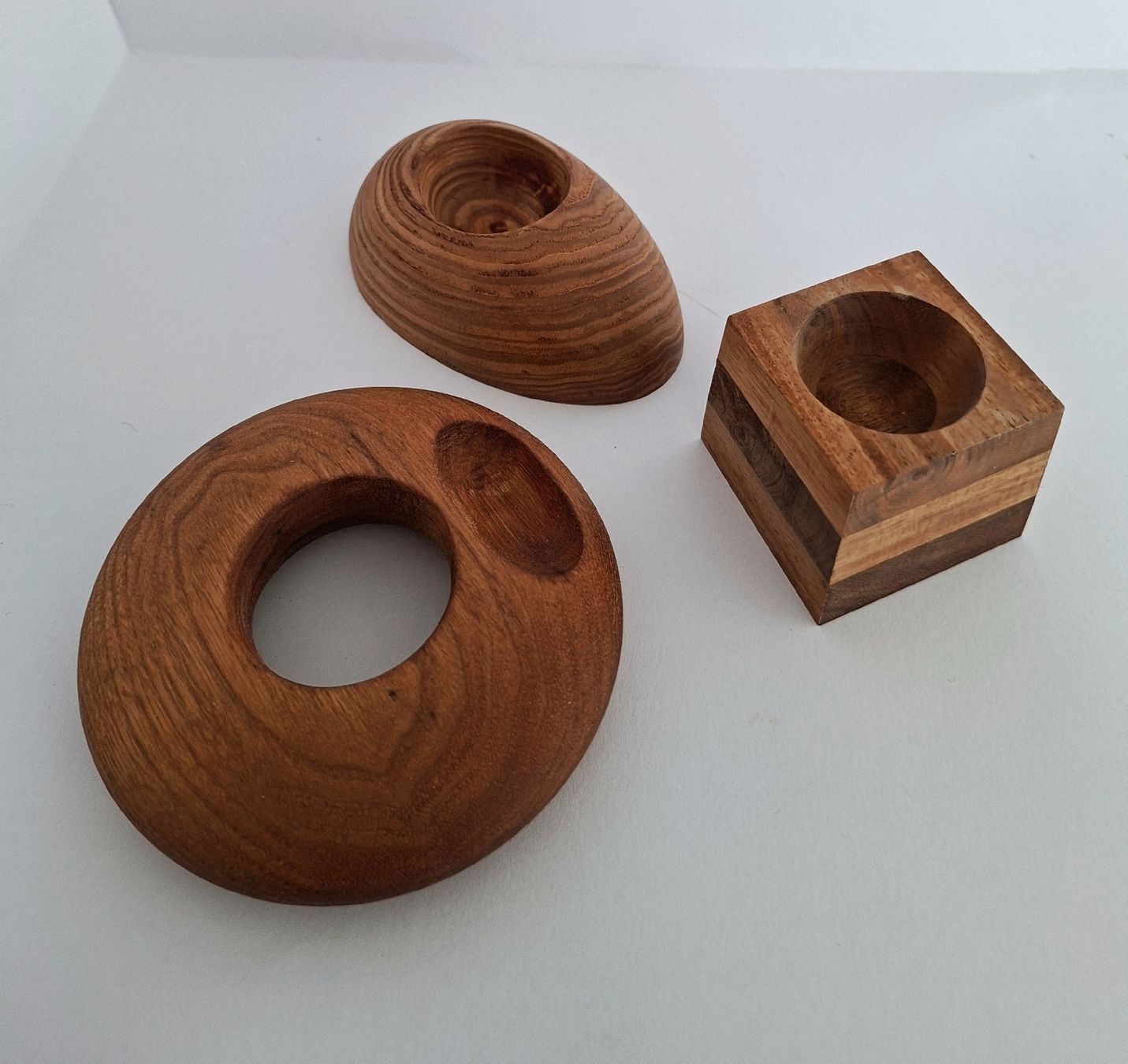 Ikea Altre Stoviglie: 3 Eierbecher aus Holz in verschiedenen Formen (Ikea) – Usato da Dietikon venduto da Magi2 2