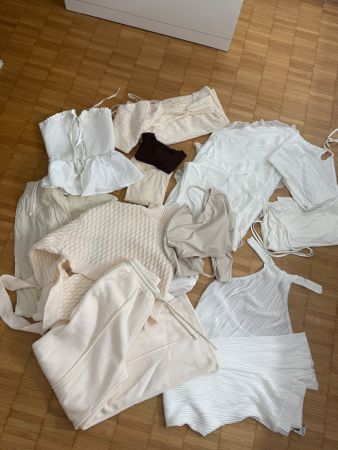 Tolle Kleiderpaket, verschiedene Teile hell XS