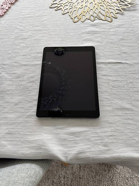 Tablet PC: iPad Air 2014 – Usato da Lyss venduto da smar9452 1