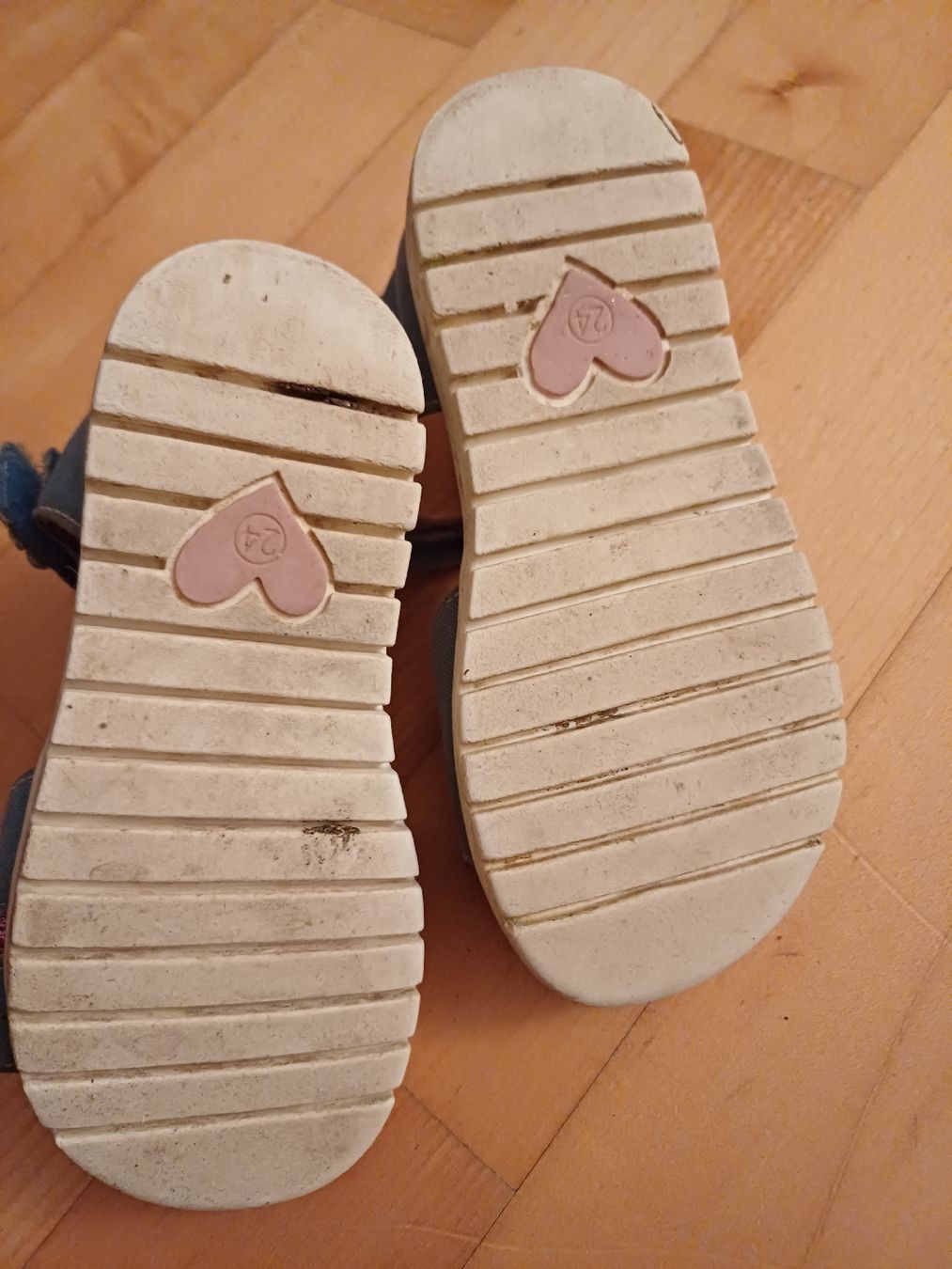 Scarpe per ragazze: Sandalen Gr.24 – Usato da Windlach venduto da lanuj 1
