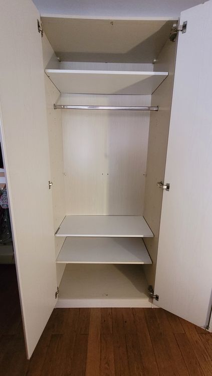 Armoires: grosser Kleiderschrank – D'occasion à Zürich par JulieU 1