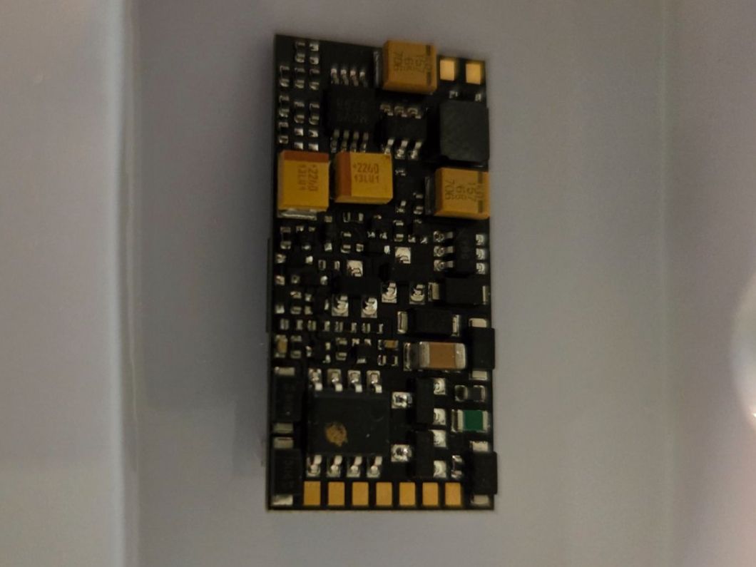 Roco Modellini di ferrovie: Zimo Sounddecoder Plux 22 von der Roco Re 460 Seetal – Nuovo (secondo la descrizione) da Spiez venduto da Swissbobo