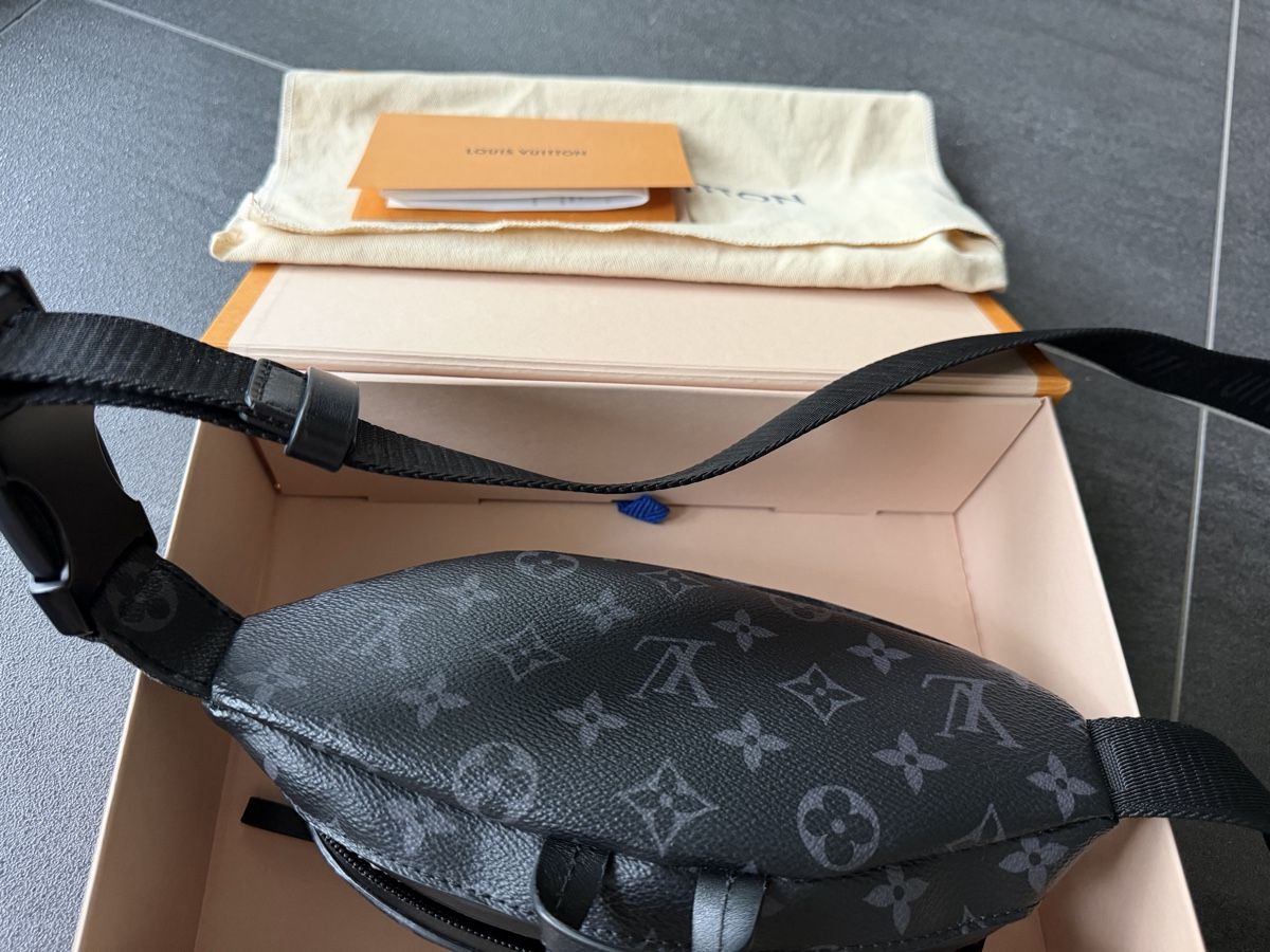 Louis Vuitton Borse: Louis Vuitton Catch Bumbag – Usato da Busswil BE venduto da Astraion 1