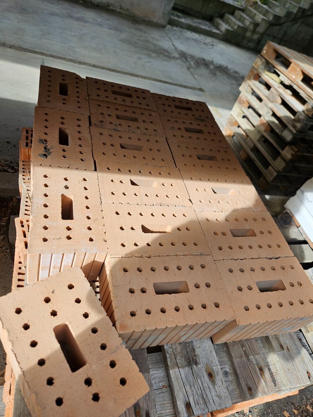Pierres & tuiles: Backsteine – D'occasion à Berneck par gae_qpr8