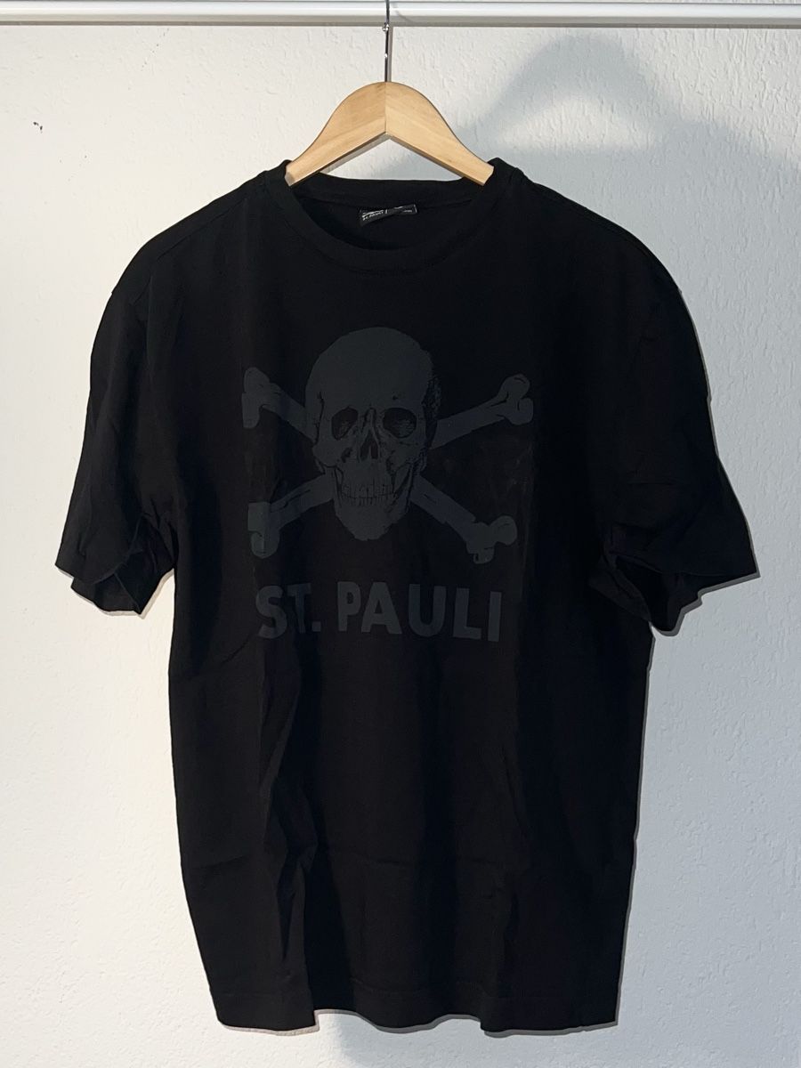 FC St. Pauli T-shirts: St. Pauli – D'occasion à Thun par Lololori