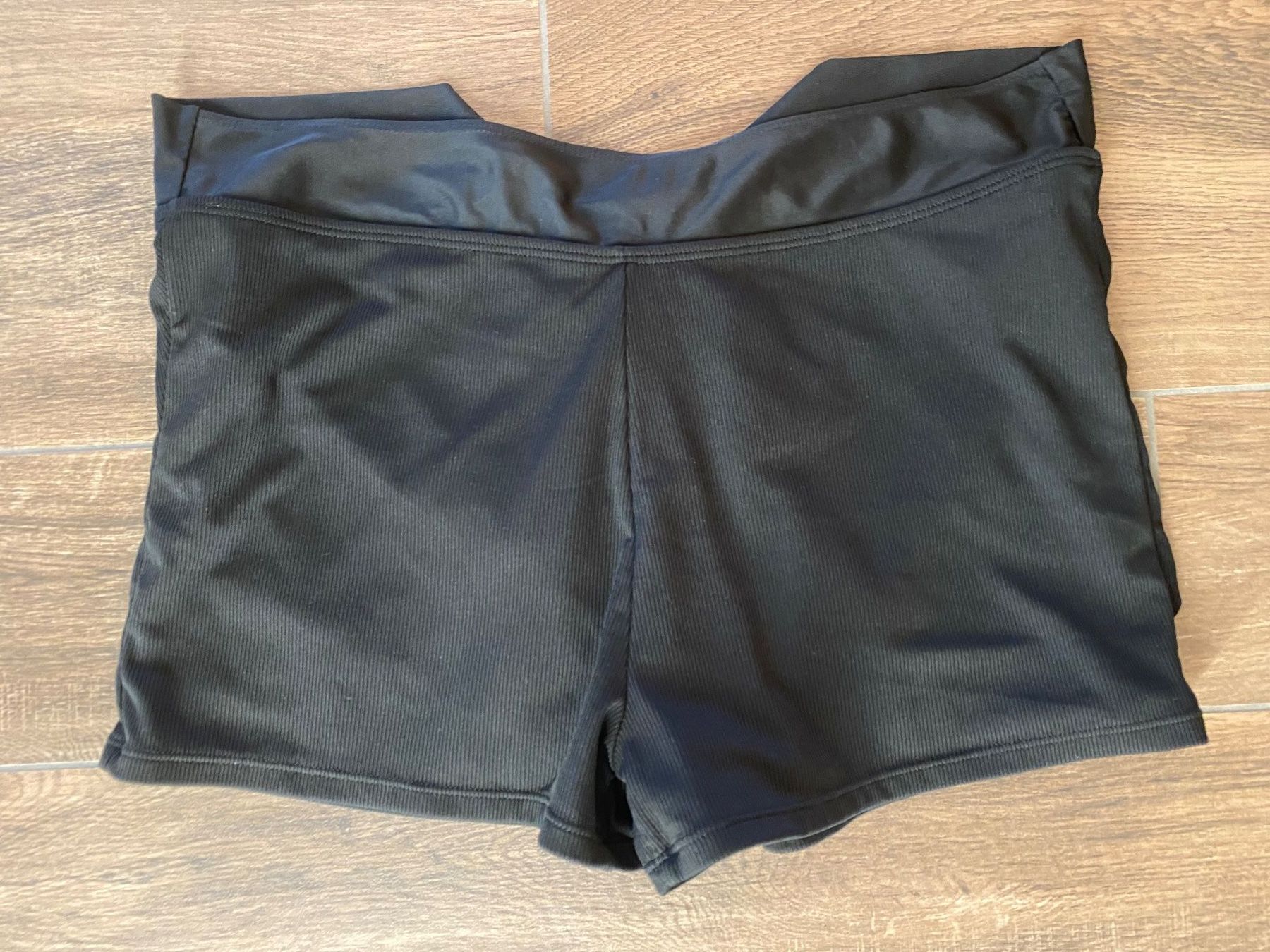Shein Costumi da bagno & Bikini: Badehose geriffelt schwarz Gr. 4XL / 50 - 52 – Usato da Pratteln venduto da a23_j2gs