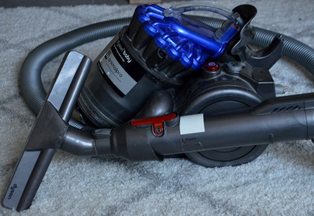Dyson DC22 animalpro baby Staubsauger / aspirateur (Gebraucht) in ...